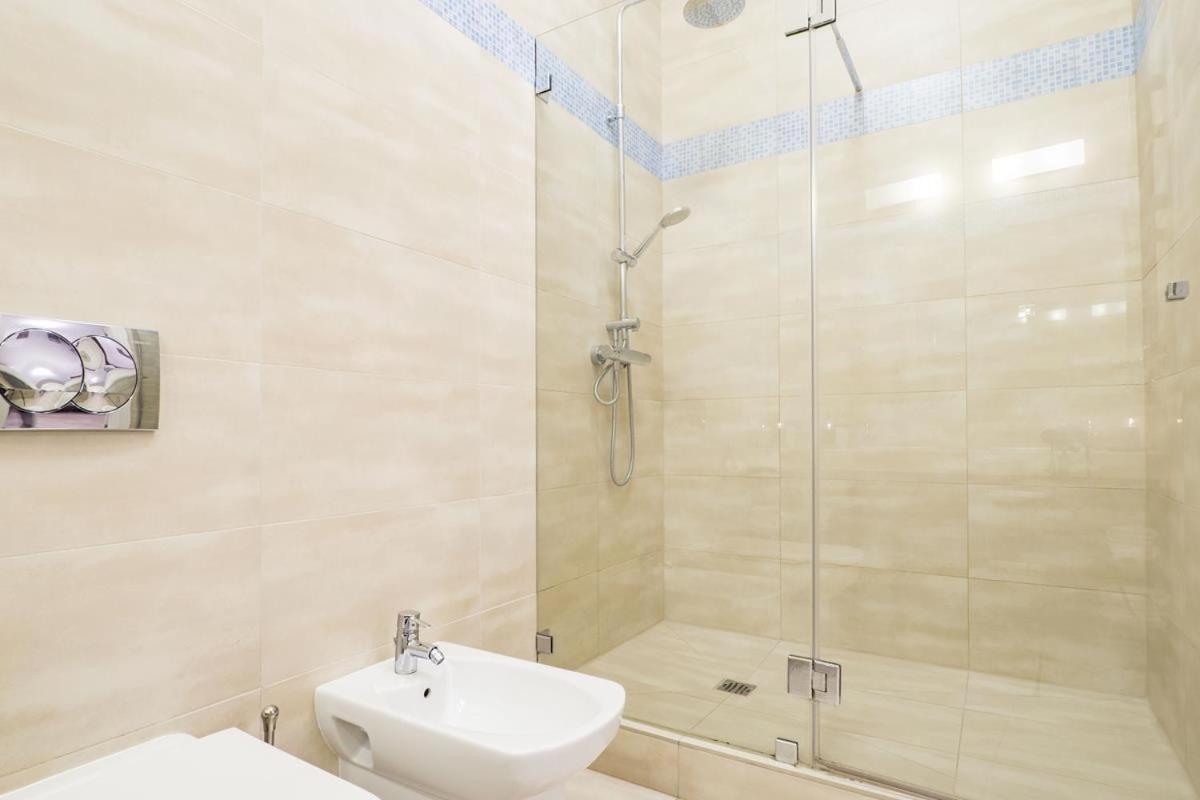 Historic Market Square -140m2 Grand As R504 *